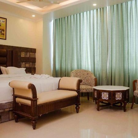Hotel Grand Lotus Dimāpur エクステリア 写真