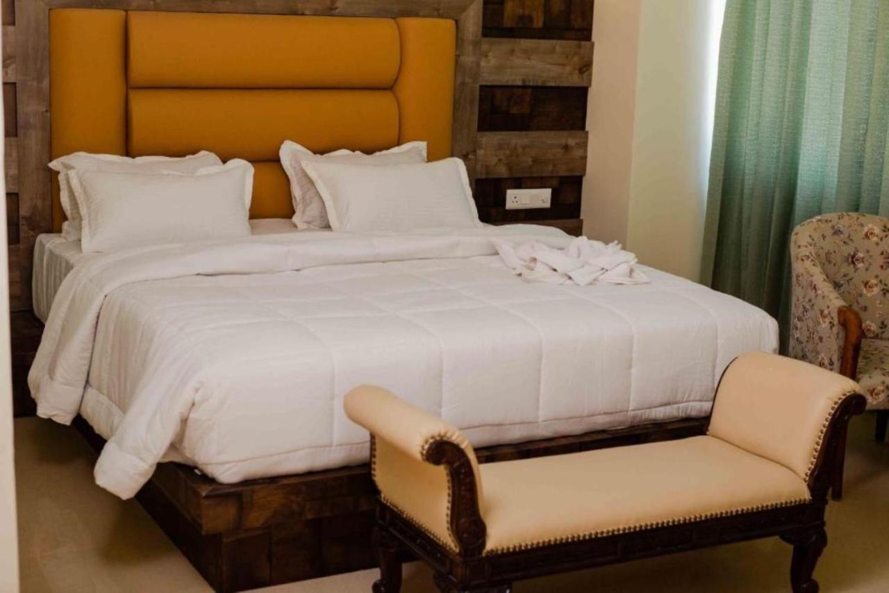 Hotel Grand Lotus Dimāpur エクステリア 写真