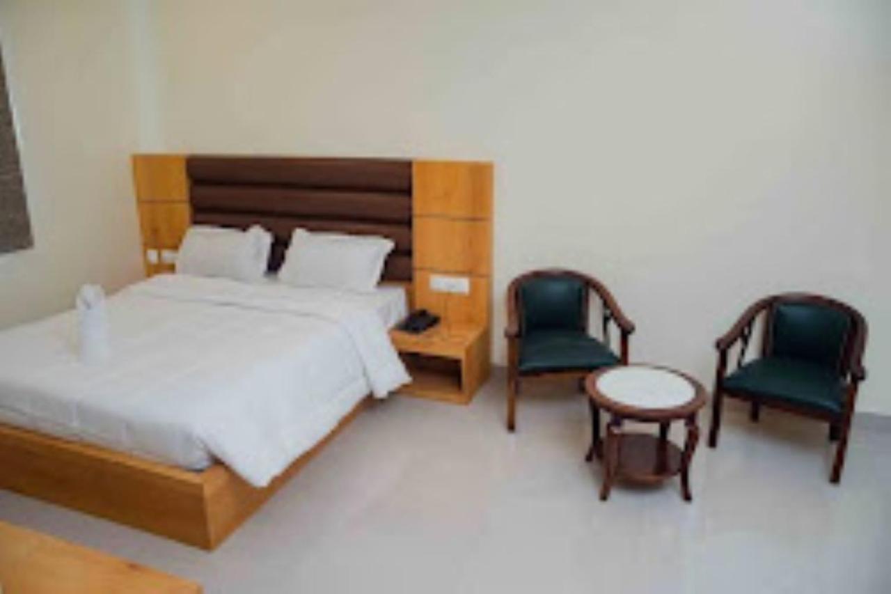 Hotel Grand Lotus Dimāpur エクステリア 写真
