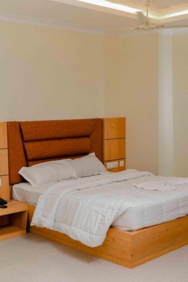 Hotel Grand Lotus Dimāpur エクステリア 写真